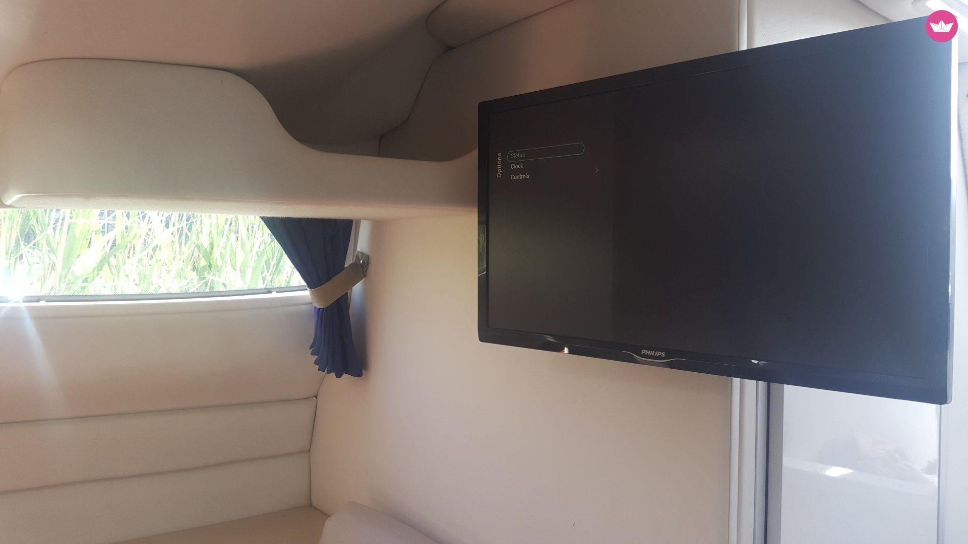 Motorboat Bayliner 285 Ciera Cruiser for hire