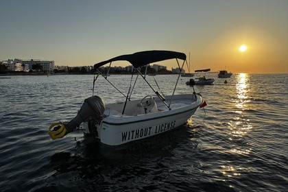 Discover Ibiza with Our Easy-to-Drive Boat!