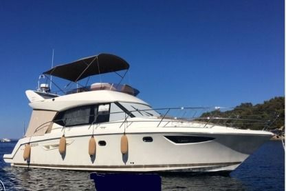 Location Bateau à moteur Jeanneau Prestige 400 Beaulieu-sur-Mer