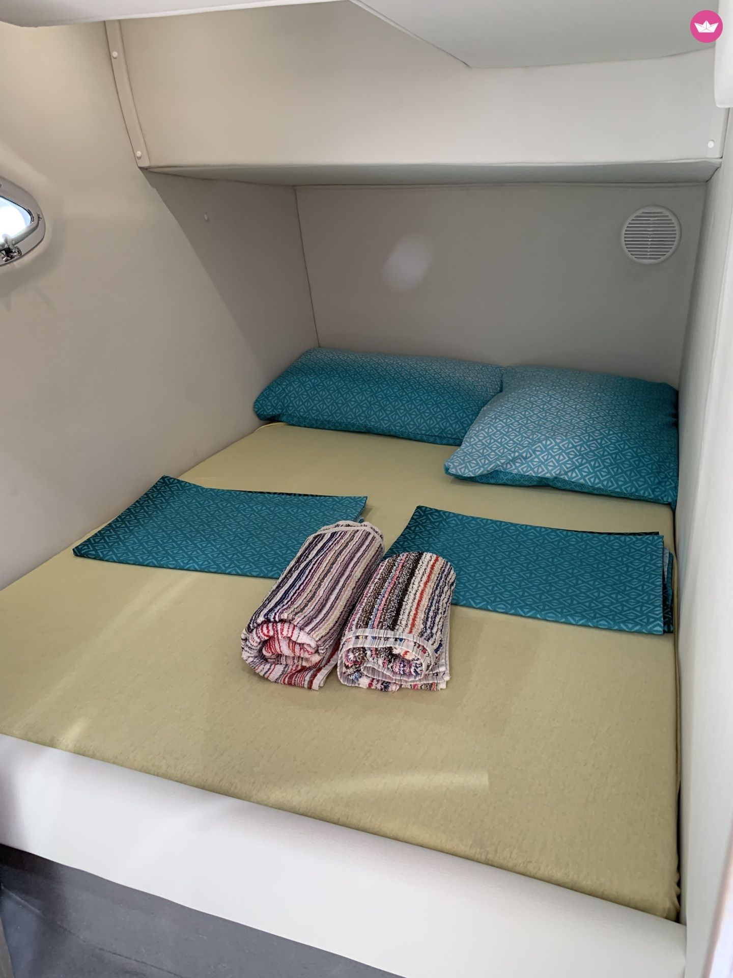 Bateau à moteur grginic jahte Mirakul 40 600cv 5