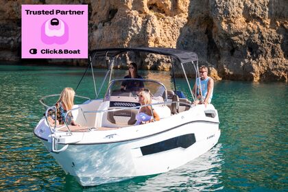 Charter Motorboat Karnic SL701 Lagos