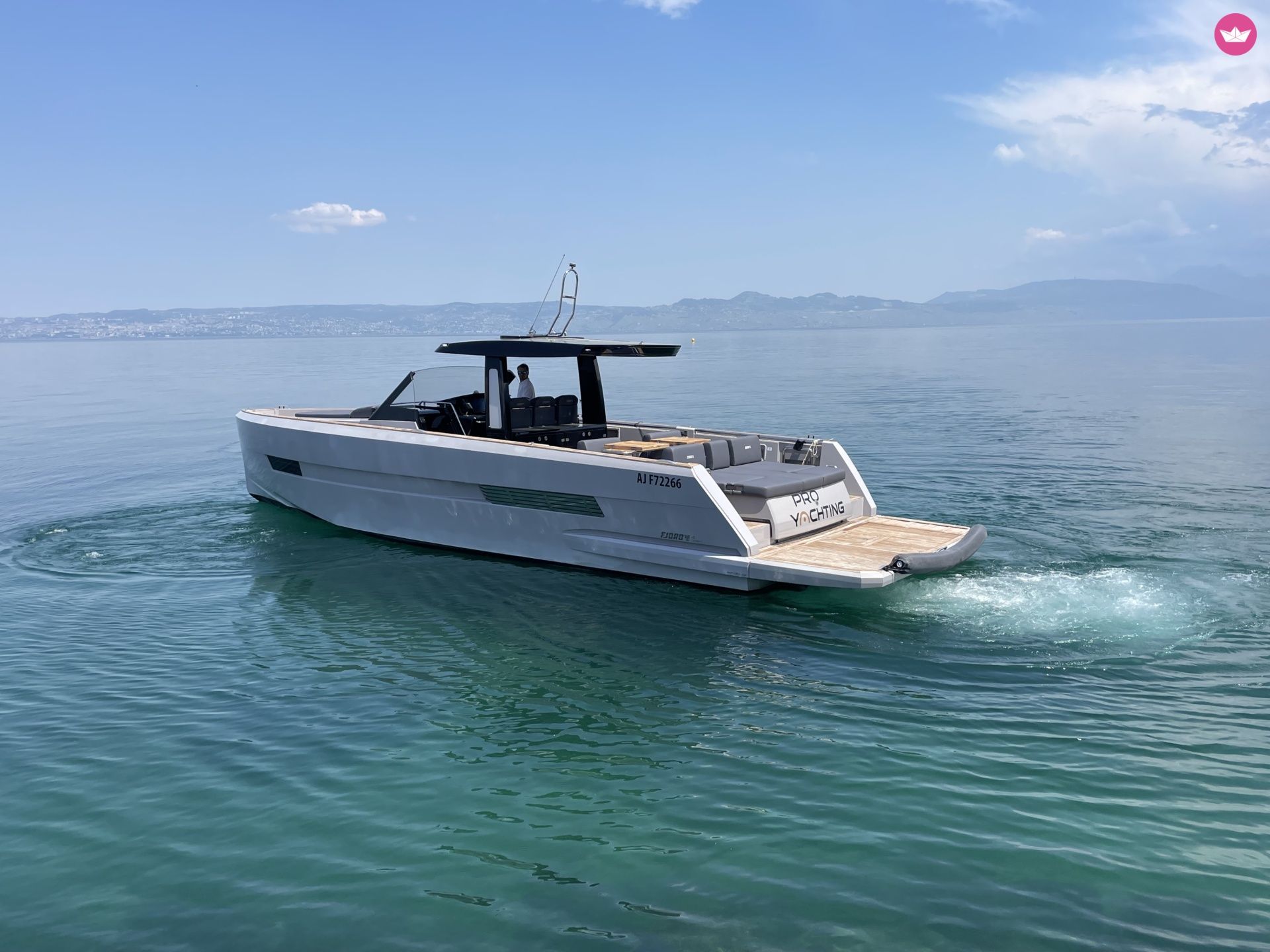 Bateau à moteur Fjord 44 870cv 2