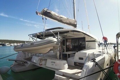 Charter Catamaran Lagoon-Bénéteau Lagoon 42 - 4 + 2 cab. Punat