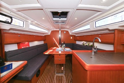 Noleggio Barca a vela Bavaria Yachtbau Bavaria Cruiser 33 Morter-Incoronate