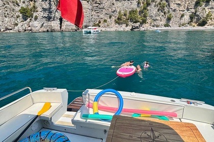 Noleggio Barca a motore Mochi Craft Dominator Sorrento
