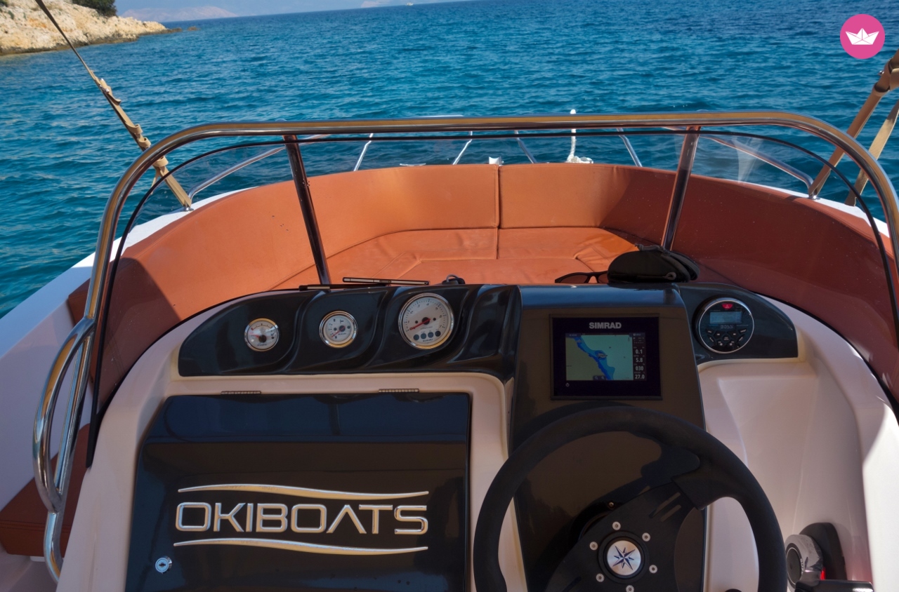 Bateau à moteur BARRACUDA 545 - 373kk 100cv 5