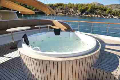 Ultra Luxury Comfortable Aegean Cruiser