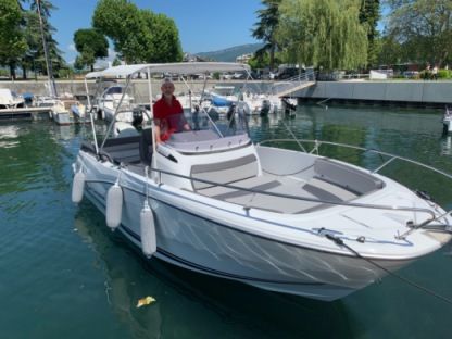 Location Bateau à moteur Jeanneau Cap Camarat 6.50 Cc Série 3 Aix-les-Bains