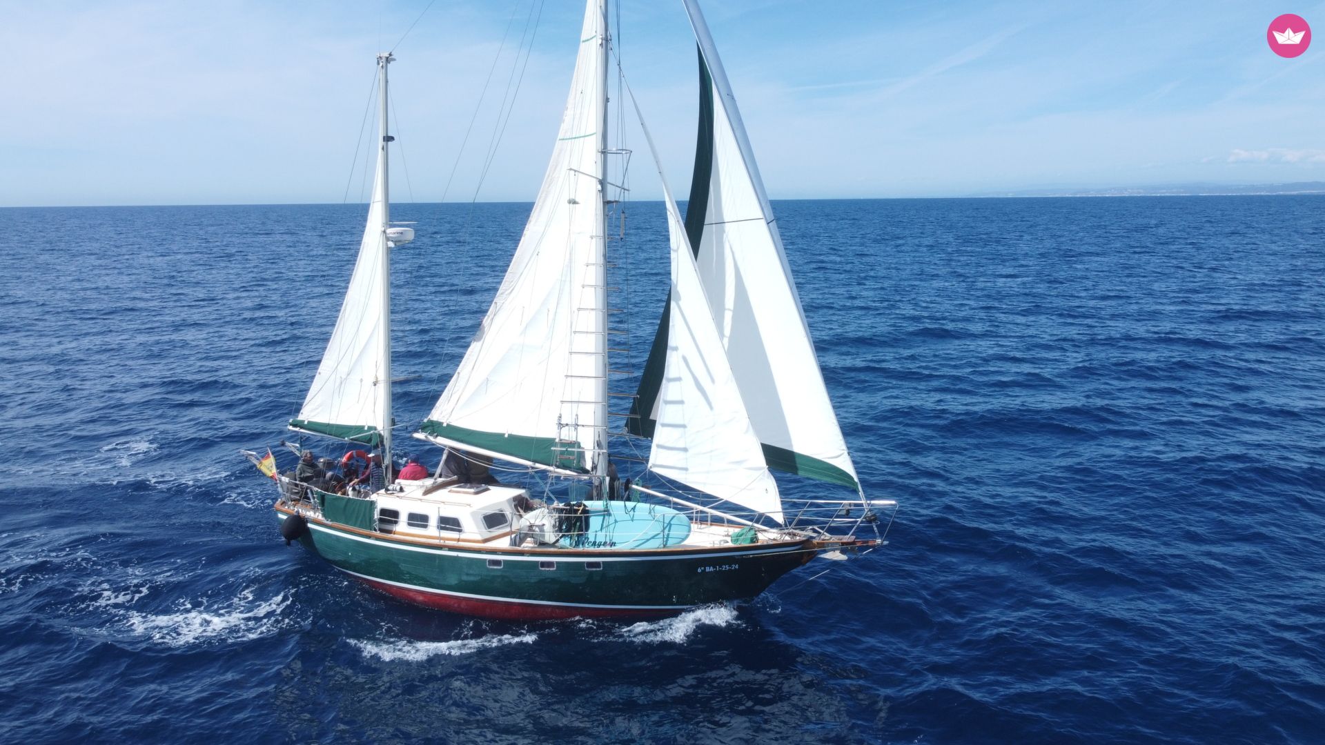 DAY CHARTER Exclusive 12