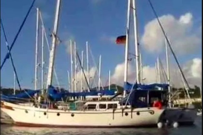 Hire Sailboat Formosa Velero Santa Marta