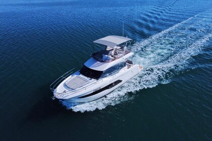 Noleggio Barca a motore Jeanneau Prestige 420 Fly Pola