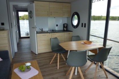 Rent this houseboat and discover the area of Malch