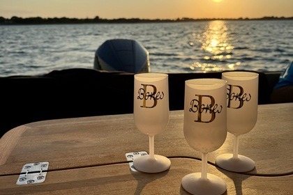 Quicksilver 755 Sundeck