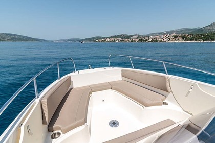 Quicksilver 755 for rent in Split - Full equipment for easy navigation!