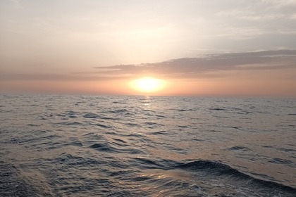 Beneteau amplico y cómodo