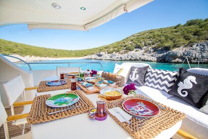 Comfortable Luxury Motoryacht in Bodrum