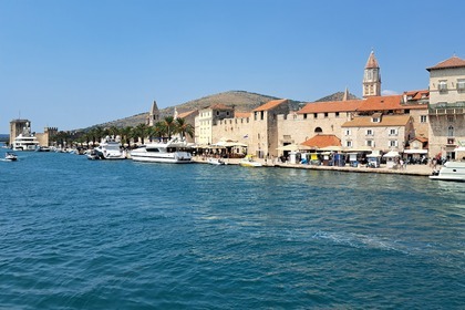 Wygodna motorówka HM 22 Open