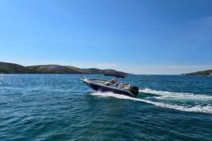 Miete Motorboot Renato Molinari Falcon 640 Novalja