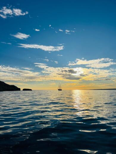 Marsylia Motorboat B2 Marine cap ferret 550 cabin cruiser alt tag text