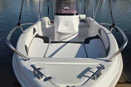 Noleggio Barca a motore Karel 500 Calcidica