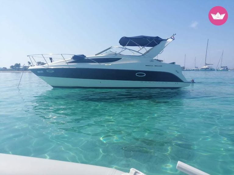 Bayliner 285 Ciera Cruiser in Split for hire