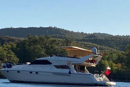 Luxury Motoryacht with a capacity of 6 people