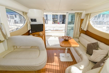 Disfruta a bordo del Prestige 32
