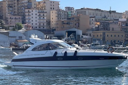 Charter Motorboat Bavaria 37 HT Sorrento