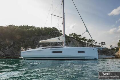 Charter Sailboat Bénéteau Oceanis 37.1 Biograd na Moru