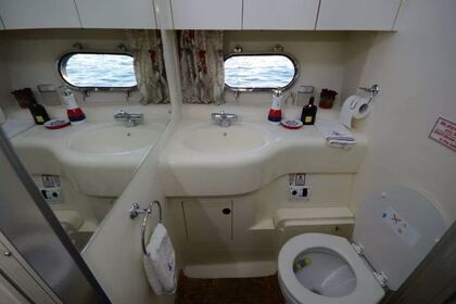 Spacious boat with (12 Capacity) B20