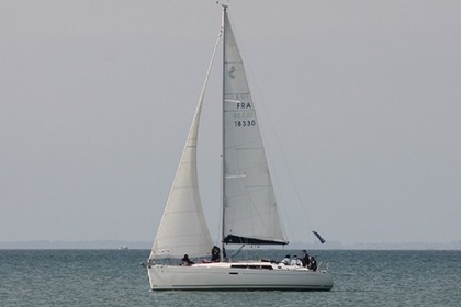 Чартер Парусная яхта BENETEAU OCEANIS 37 Ла Трините-Сюр-Мер