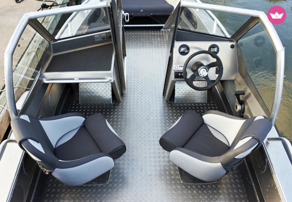 Bateau à moteur Anytec 530 SPD 100cv 2