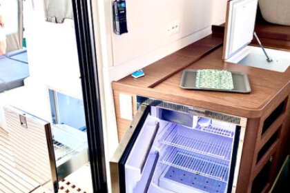 Sail with our Lagoon 42!