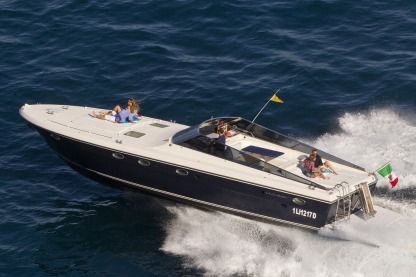 Charter Motorboat Itama 46/50 Sorrento