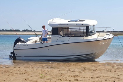 Rental Motorboat Quicksilver 675 PilotHouse La Rochelle