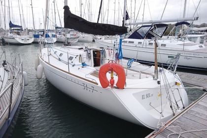 Charter Sailboat BENETEAU FIRST 31.7 La Forêt-Fouesnant