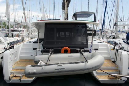 Hire Catamaran Lagoon-Bénéteau Lagoon 40 - 4 + 2 cab Alimos