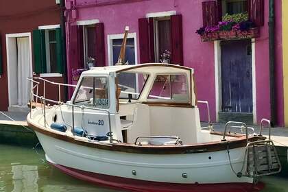 Barca a Venezia a Noleggio - Ormeggiata in Canal Grande a San Marco, 3052