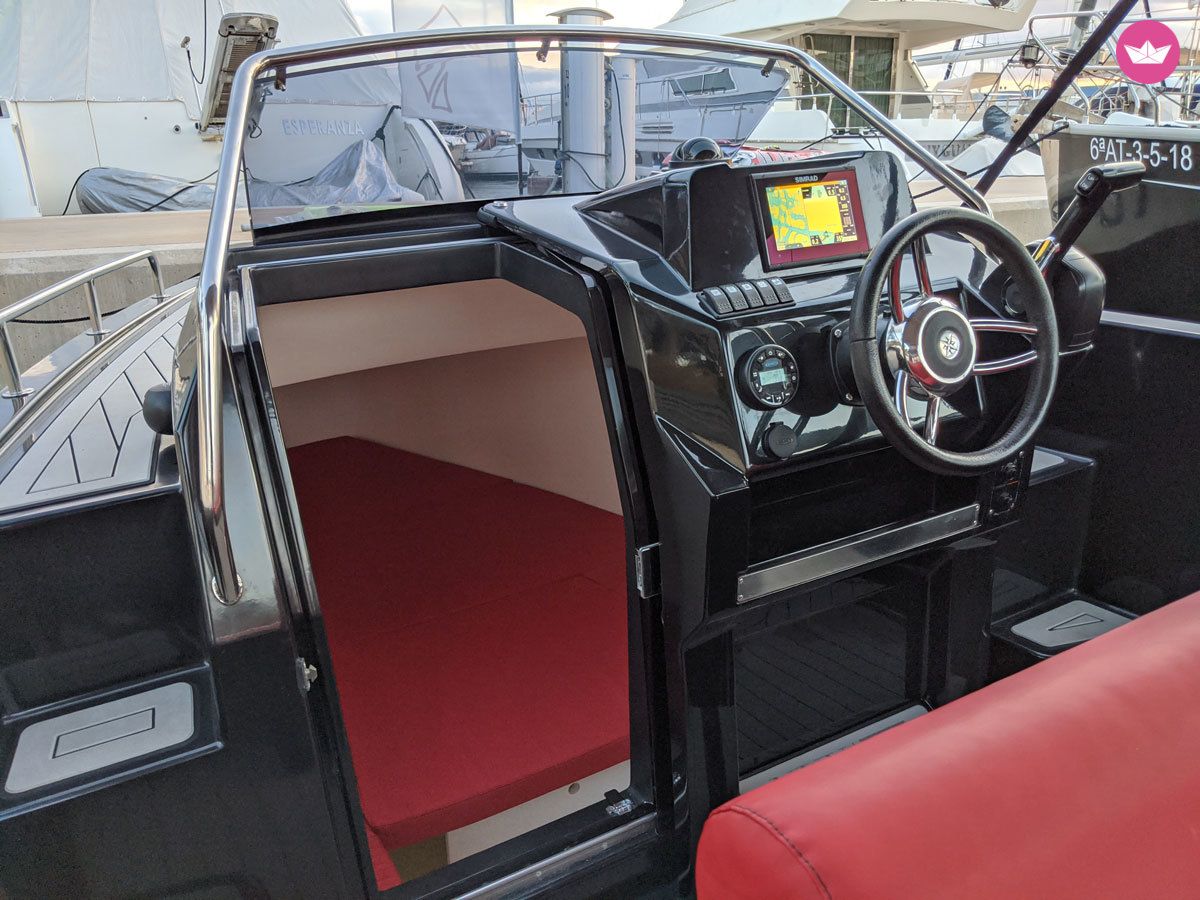 Bateau à moteur NUVA YACHTS M6 Cabin 115cv 3