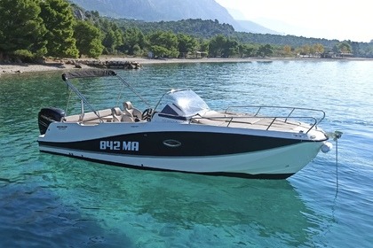 Hire Motorboat QUICKSILVER 755 Sundeck LUXURY Makarska