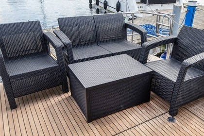 FUTURA 36 - nowoczesny jacht na Mazurach