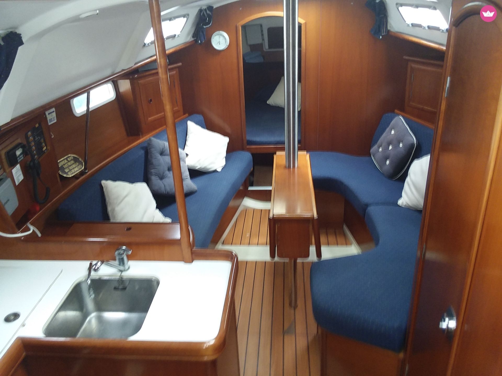 Beneteau Oceanis Clipper 331 in Barcelona for hire