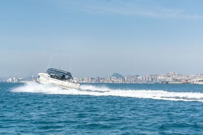 Alquiler de motora Bahía one 43