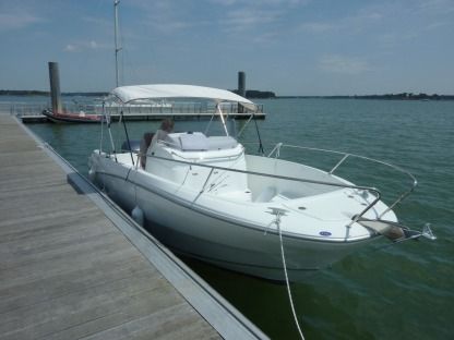 Location Bateau à moteur Jeanneau Cap Camarat 7.5 Cc Vannes