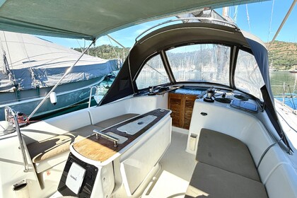 Sailing Yacht Tigre – Beneteau Oceanis 40 (2008) | Comfortable and Well-Equipped