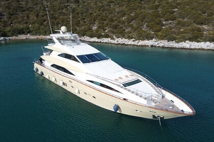 Luxury Motor Yacht With Jacuzzi in Bodrum