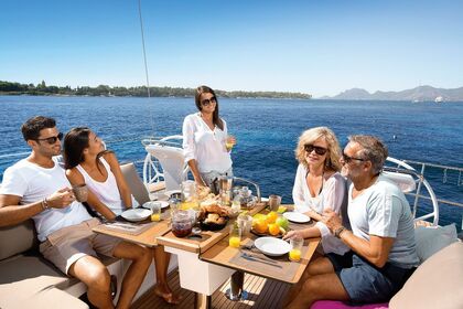 Hyra båt Segelbåt Bavaria Yachtbau Bavaria Cruiser 46 - 4 cab. Alimos