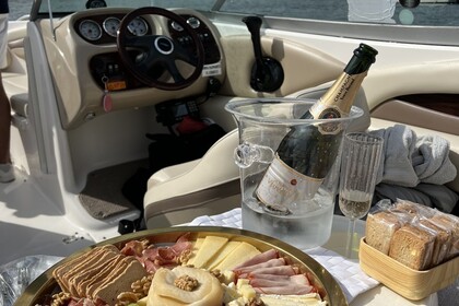 Rental Motorboat Chaparral 210 SSI Sundeck Lisbon