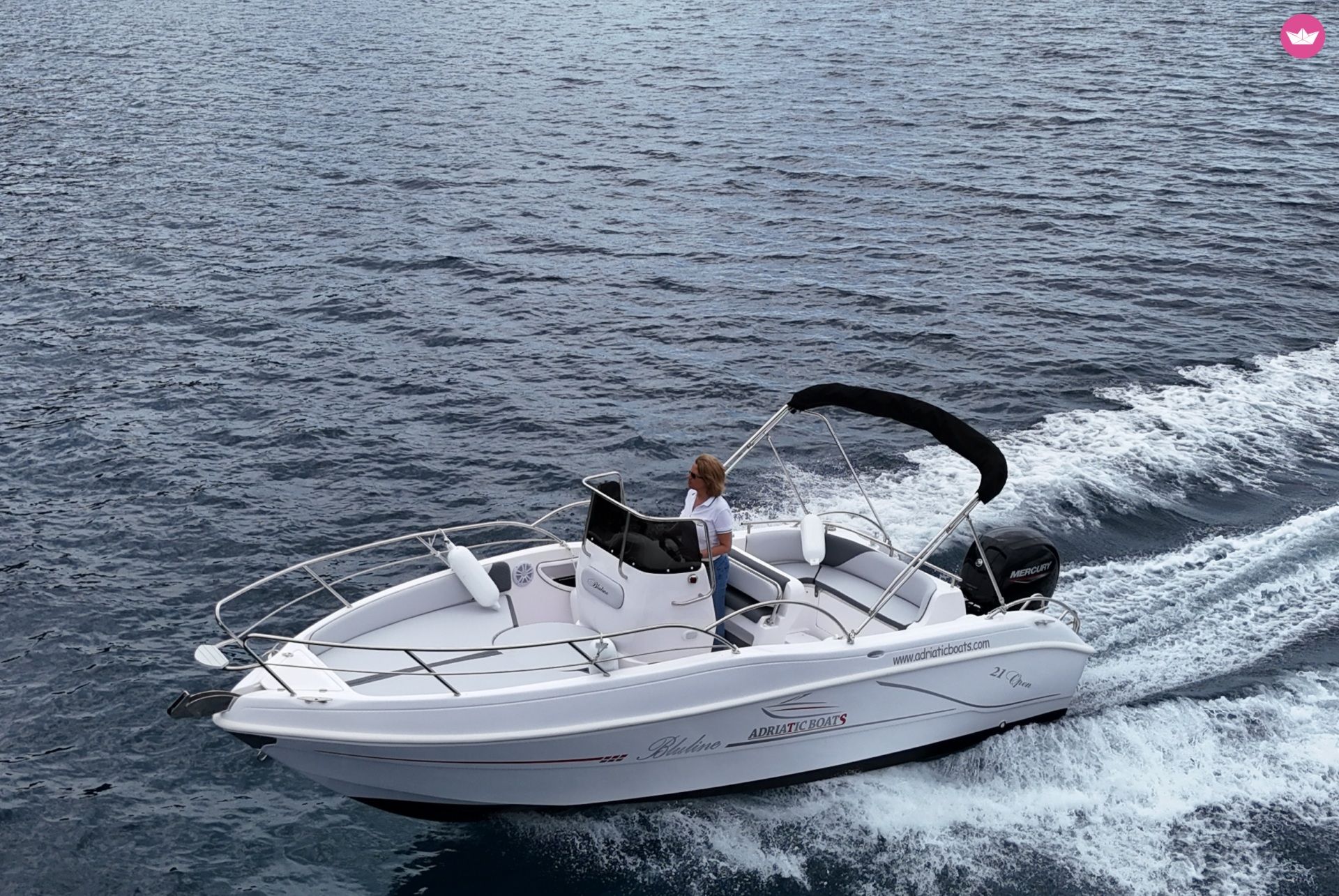 Bateau à moteur BLULINE