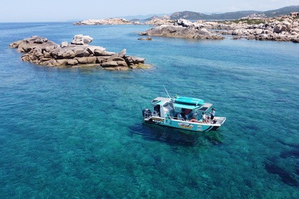 Location Bateau à moteur Bord à bord Foxsea 800 Belvédère-Campomoro
